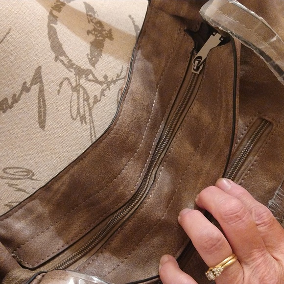 NWT tan washed look , woven design shoulder bag - Picture 4 of 8